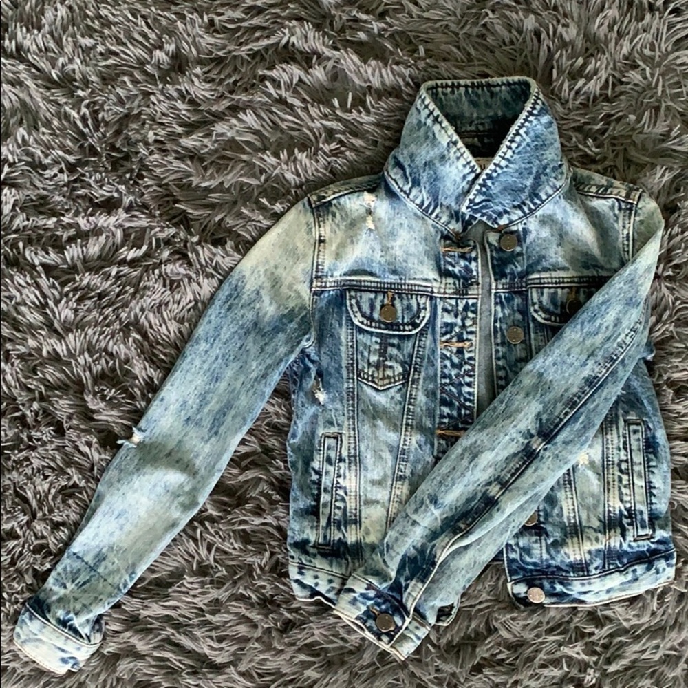 Jean Jacket With Stylish Holes!
